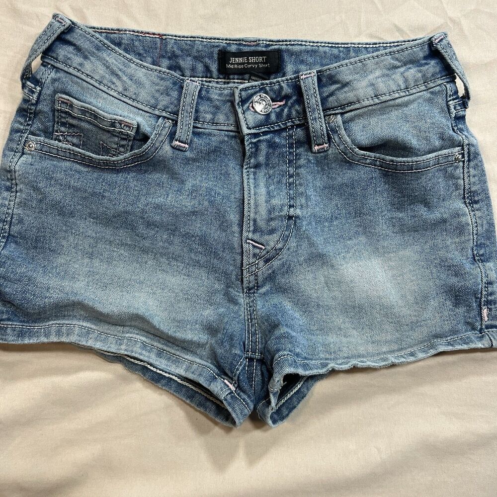 True Religion Jennie Women’s Denim Shorts Size 26 Curvy Fit Light Wash